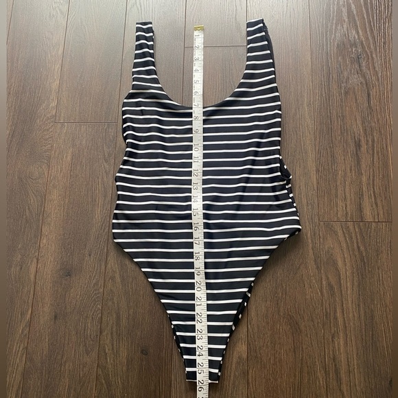 AERIE Super Scoop One Piece Swimsuit - Picture 3 of 9